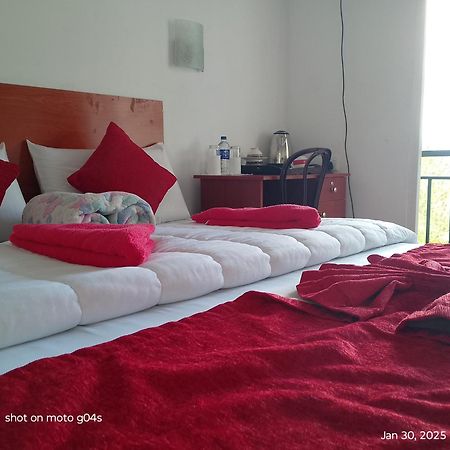 T-More Hotel & Hostel إيلا المظهر الخارجي الصورة