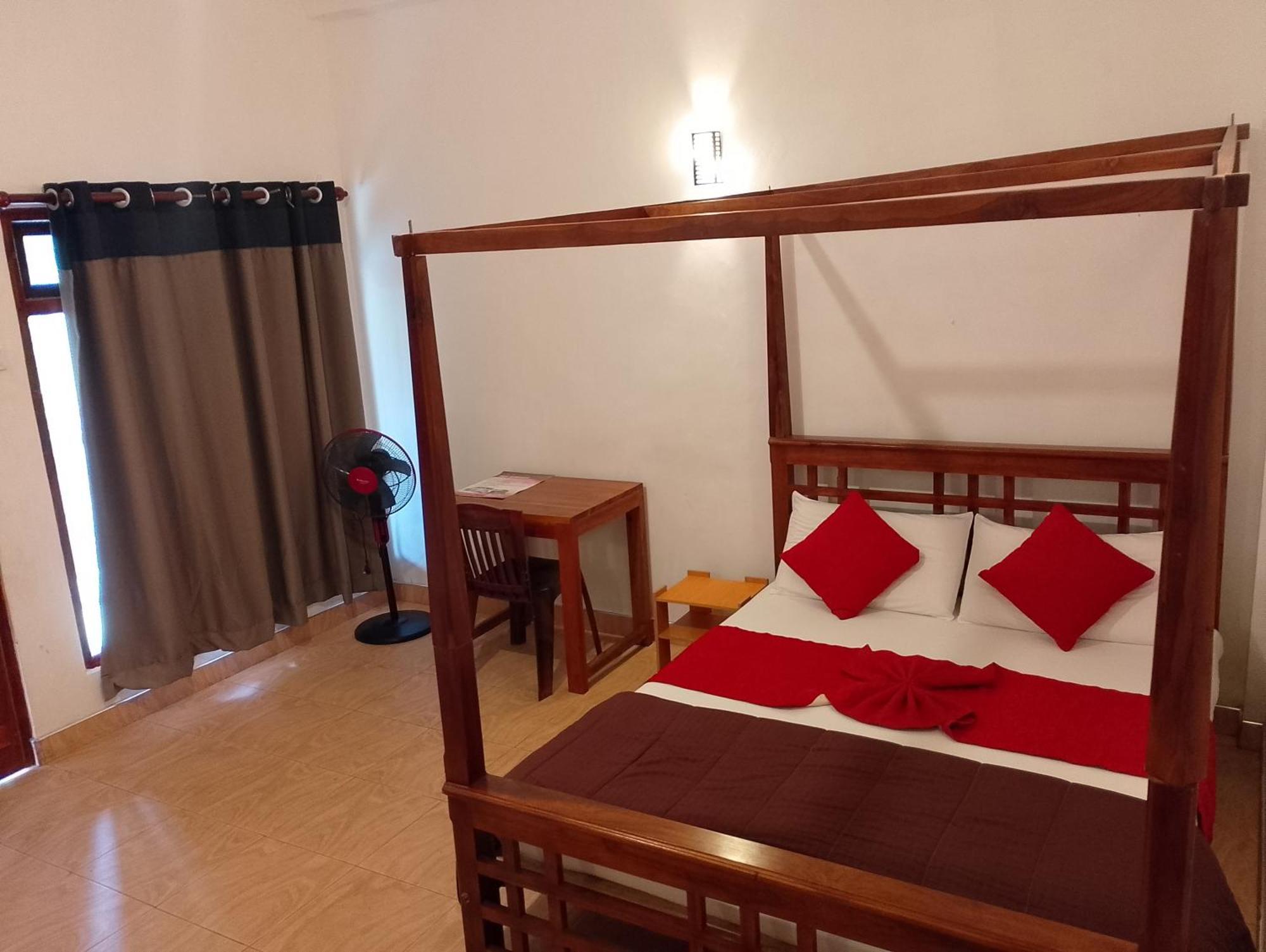 T-More Hotel & Hostel إيلا الغرفة الصورة