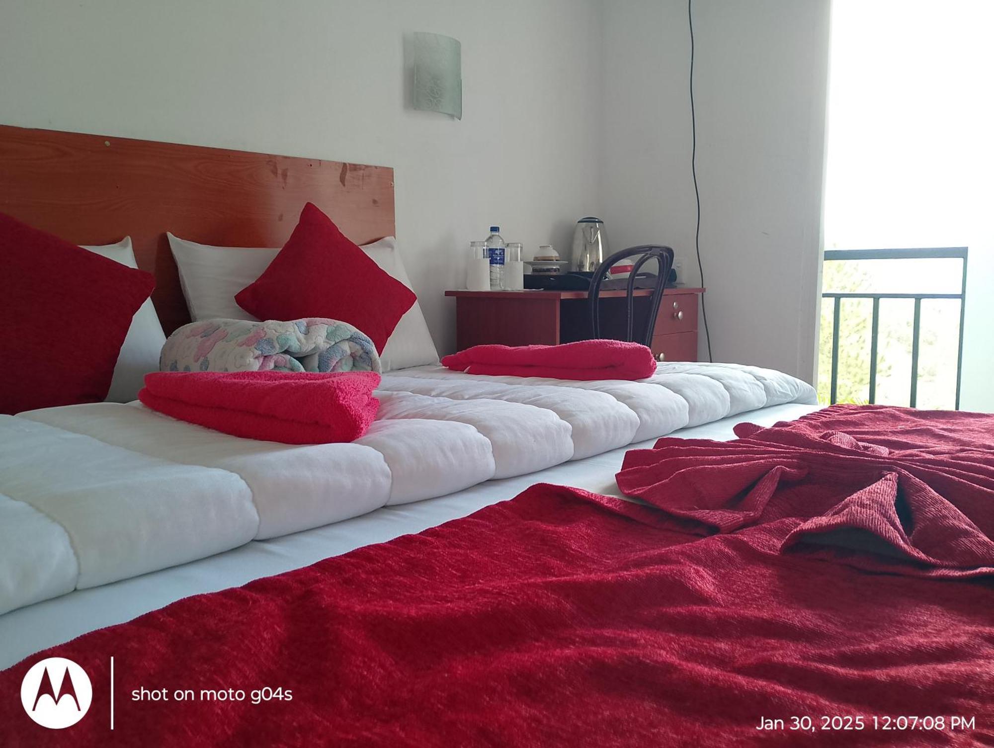 T-More Hotel & Hostel إيلا المظهر الخارجي الصورة